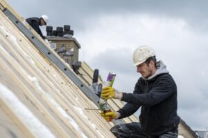 Emergency roof repair: Fast damage response and solutions